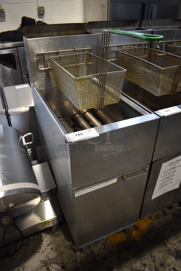 Dean SR152GP Stainless Steel Commercial Propane Gas Powered Deep Fat Fryer w/ Metal Fry Basket on Commercial Casters. 120,000 BTU. 16x30x46 - Image 2 of 6