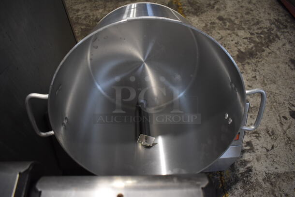Cretors MIXER CMTRA-X Stainless Steel Commercial Countertop Coated Mixer Tumbler w/ Stock Pot. 120 Volts, 1 Phase. 27x25x33. Tested and Working! - Image 4 of 6
