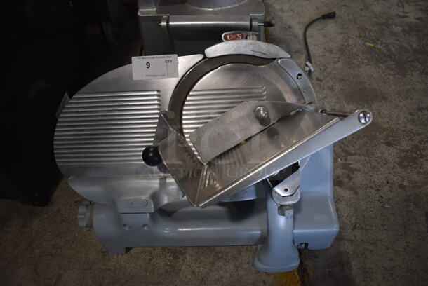 Berkel Stainless Steel Commercial Countertop Meat Slicer w/ Blade Sharpener. 115 Volts, 1 Phase. 27x20x20. Tested and Working!
