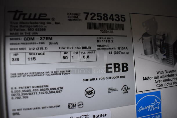 2012 True GDM-37EM ENERGY STAR Metal Commercial 2 Door Reach In Cooler Merchandiser w/ Poly Coated Racks. 115 Volts, 1 Phase. 44x31x79. Tested and Working! - Image 4 of 6