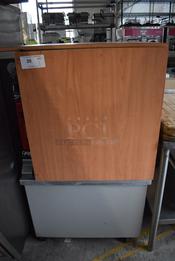 Metro C190 Metal Commercial Holding Cabinet on Commercial Casters. 30x30x49. Tested and Working! - Image 1 of 5