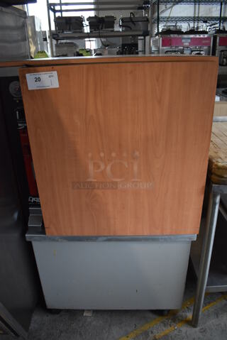 Metro C190 Metal Commercial Holding Cabinet on Commercial Casters. 30x30x49. Tested and Working!