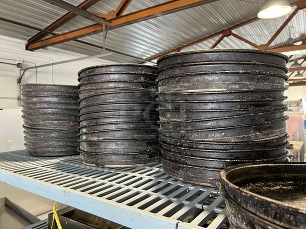 38 Metal Round Baking Pans. 15x15x2. 38 Times Your Bid! - Image 3 of 3
