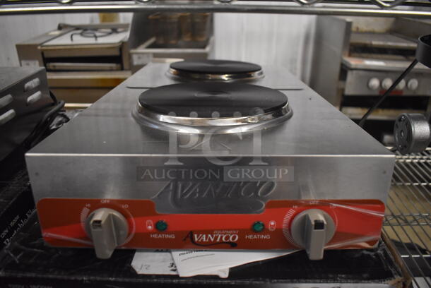 LIKE NEW! Avantco 177EB202F2BA Stainless Steel Commercial Double Burner Solid Top Electric Powered Hot Plate. 120 Volts, 1 Phase. Unit Has Only Been Used a Few Times! Tested and Working!
