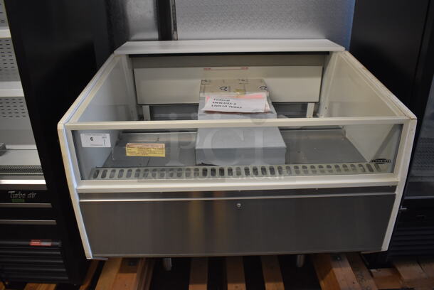 LIKE NEW! Federal SNYCDSS2 Metal Commercial Open Cooler Merchandiser. Unit Has Only Been Used a Few Times! 208-240 Volt 1 Phase. Unit was Previously Hardwired