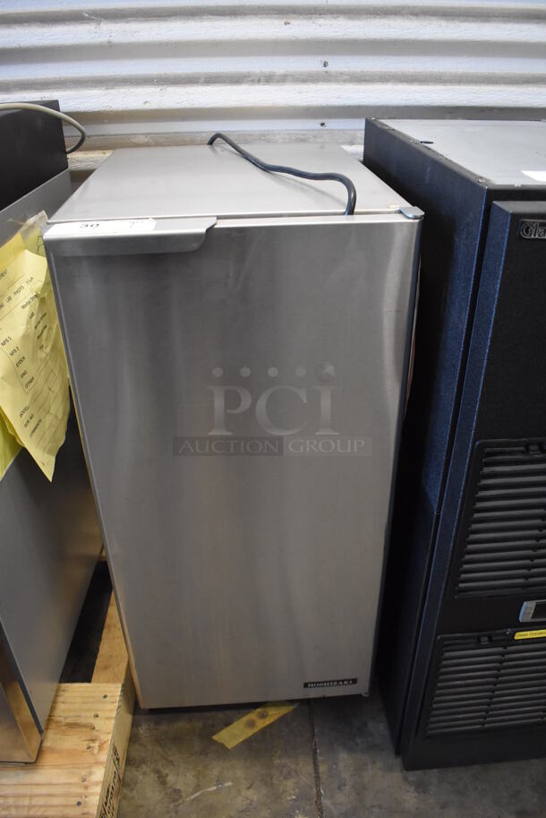 LIKE NEW! Hoshizaki AM-50BAE Stainless Steel Commercial Self Contained Ice Machine. 115-120 Volts, 1 Phase. Unit Has Only Been Used a Few Times!