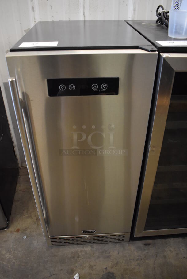 BRAND NEW SCRATCH AND DENT! 2021 Whynter BEF-286SB Stainless Steel Beer Keg Froster Beverage Cooler. 110-120 Volts, 1 Phase. Tested and Working!

