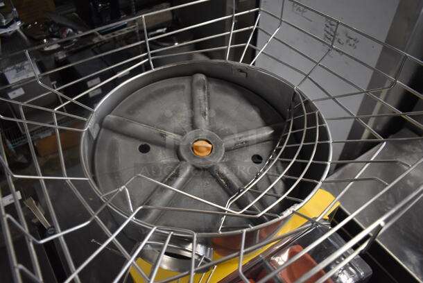 2016 Zumex Electric Speed Pro Tank Podium D&C Automatic Juicer On Commercial Casters. 115V  Tested and Working! - Image 6 of 10