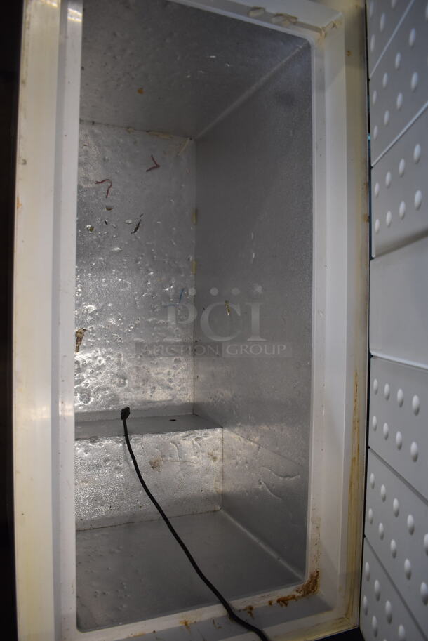 Summit MST-60-24 Electric Powered Chest Freezer, White. 115V. Tested and Working! - Image 4 of 6