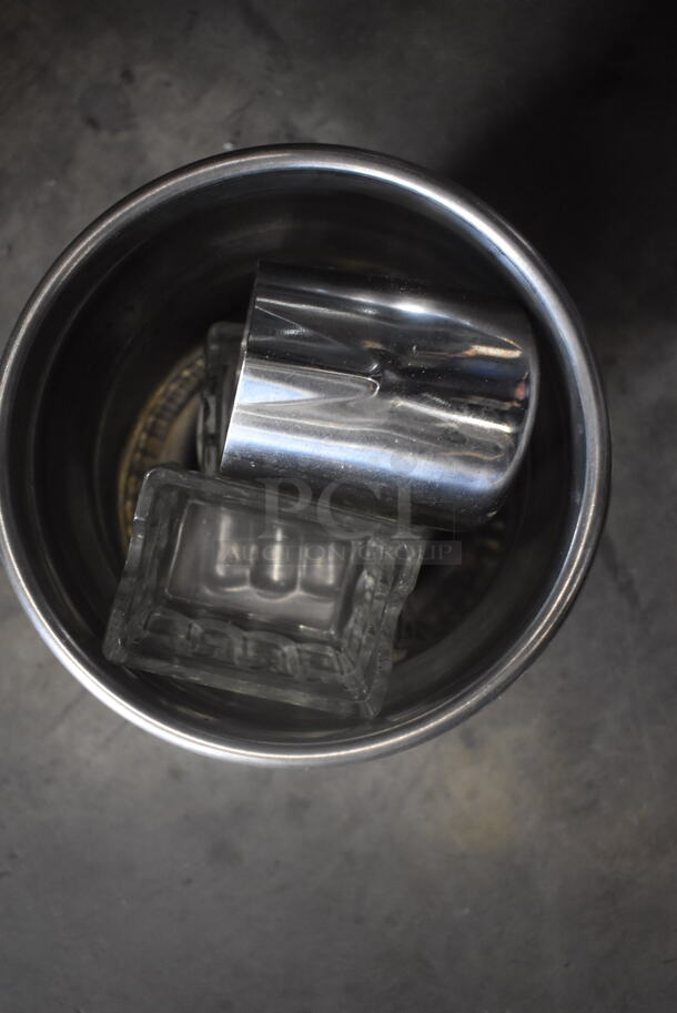 ALL ONE MONEY! Lot of White Plates, Plastic Containers, Measuring Cups, Glass Sugar Packet Holder AND MORE!  - Image 3 of 7