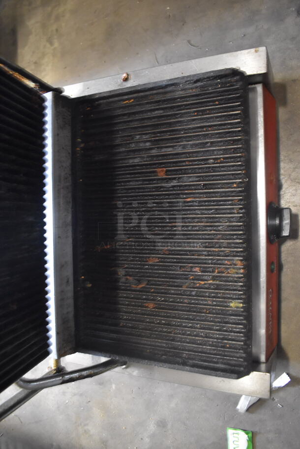 Avantco SG-811EB Commercial Stainless Steel Electric Countertop Panini Grill. 120V.  Tested and Working! - Image 4 of 6