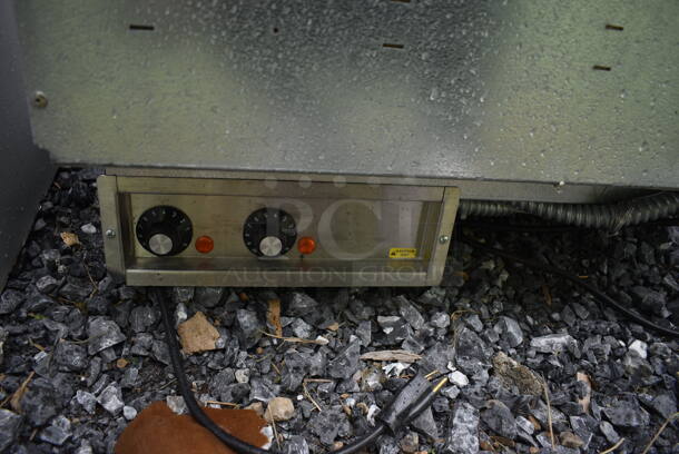 Vollrath 364007 Commercial Stainless Steel Two Compartment Hot Food Well with Thermostatic Controls. 208-240 Volts, 1 Phase. - Image 4 of 6