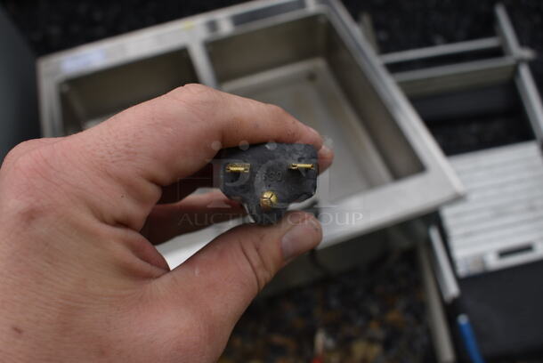 Vollrath 364007 Commercial Stainless Steel Two Compartment Hot Food Well with Thermostatic Controls. 208-240 Volts, 1 Phase. - Image 6 of 6