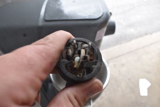 Hobart D300 30 Quart Commercial 3 Speed Mixer With Stainless Steel Bowl and Dough Hook  115V/1 Phase. Tested and Working! - Image 7 of 7