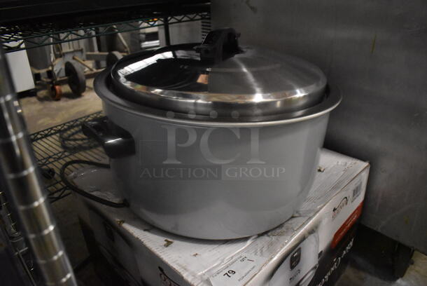 BRAND NEW SCRATCH AND DENT! Avantco  Stainless Steel Electric Rice Cooker/Warmer With Removable Lid, Spoon and Manual. Tested and Working! 240V.  - Image 2 of 6