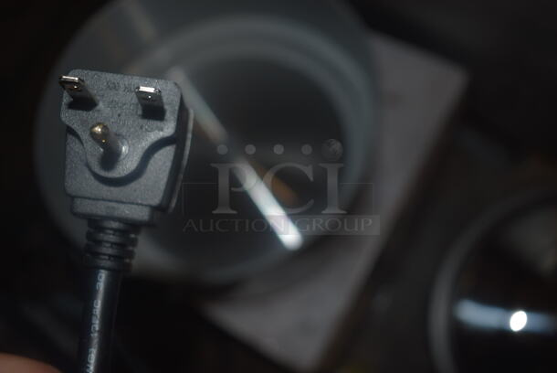 BRAND NEW SCRATCH AND DENT! Avantco  Stainless Steel Electric Rice Cooker/Warmer With Removable Lid, Spoon and Manual. Tested and Working! 240V.  - Image 6 of 6