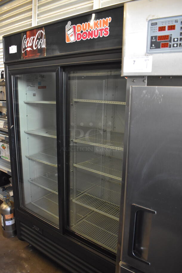 2012 True GDM-45EM-LD Commercial Two Sliding Door Black Reach-In Merchandiser Cooler  With Polycoated Racks. 115V/1 Phase. Tested and Working! - Image 3 of 6