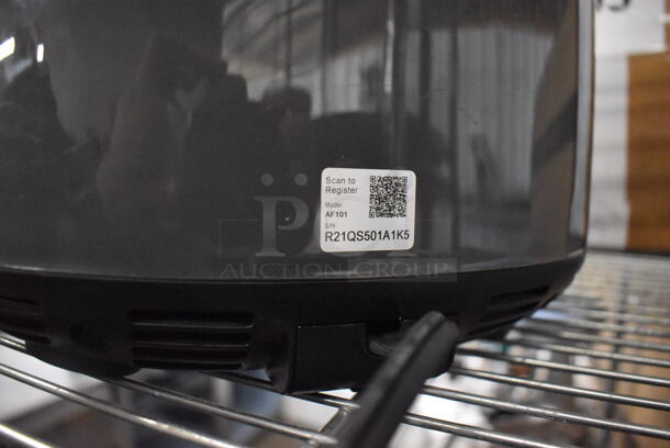 LIKE NEW! USED A FEW TIMES! Ninja AF101 Air Fryer. 115 Volts 1 Phase. Tested and Working! - Image 5 of 6
