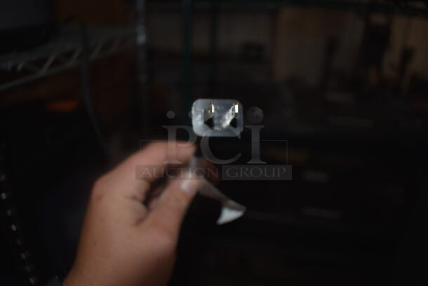 LIKE NEW! USED A FEW TIMES! Ninja AF101 Air Fryer. 115 Volts 1 Phase. Tested and Working! - Image 6 of 6