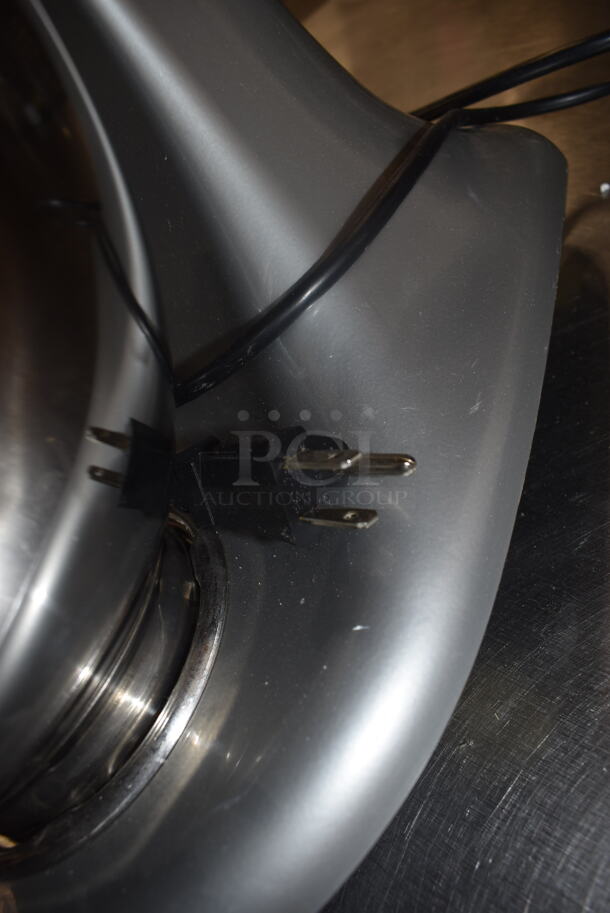LIKE NEW! USED A FEW TIMES! Kitchen Aid KSM150PSWC Electric 10 Speed Stand Mixer In Metallic Chrome Silver With Stainless Bowl Paddle and Bowl Guard. 120V Tested and Working! - Image 6 of 6