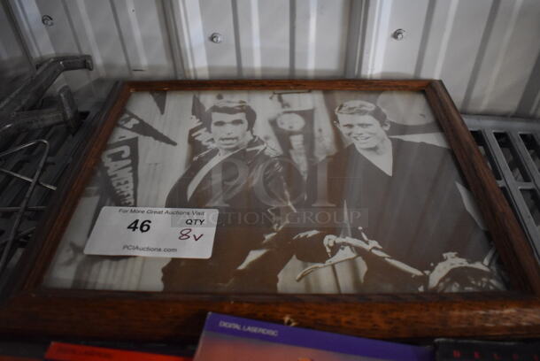 ALL ONE MONEY! Lot of 8 Items Including Happy Days Framed Photo, True Lies, Jurassic Park And Braveheart Laser Discs AND MORE!  - Image 2 of 6