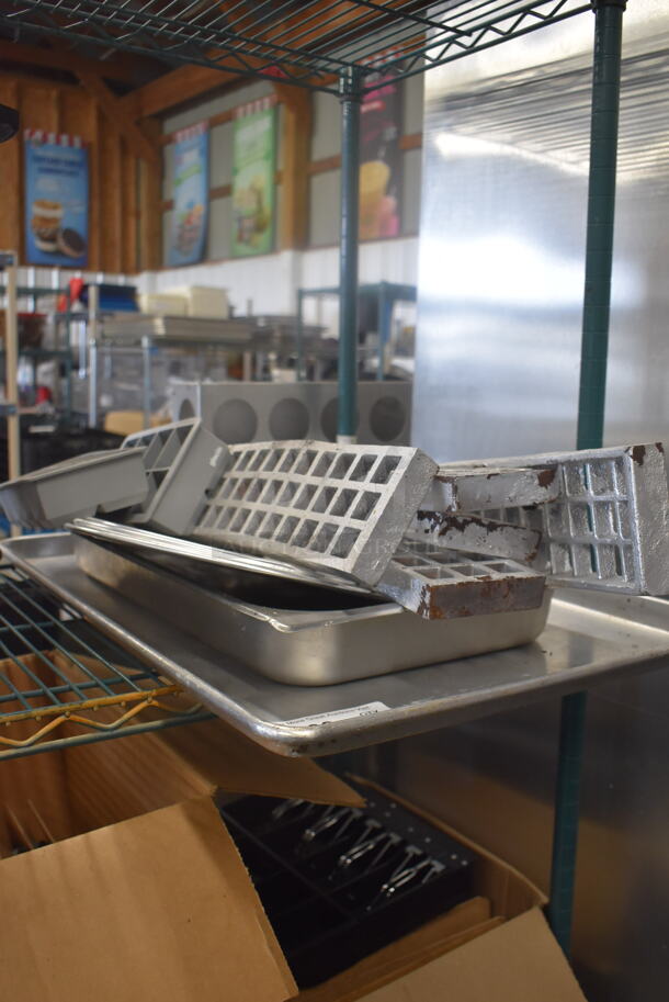 ALL ONE MONEY! Lot of Ice Cube Trays, Round Serving Trays AND MORE!  - Image 2 of 3