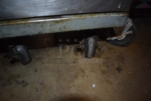 Pitco 35C+ Commercial Stainless Steel Natural Gas Fryer With 2 Fry Baskets On Commercial Casters. - Image 7 of 7