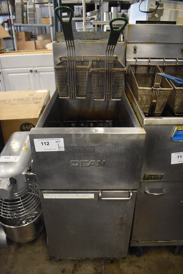 Dean SR142GN Commercial Stainless Steel Natural Gas Fryer With 2 Fry Baskets on Legs. BTU 1050.