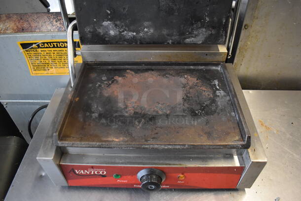 Avantco Commercial Stainless Steel Electric Panini/Sandwich Grill With Smooth Plates. 115 Volts 1 Phase Tested and Working! - Image 4 of 5