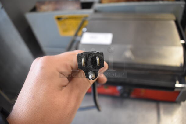 Avantco Commercial Stainless Steel Electric Panini/Sandwich Grill With Smooth Plates. 115 Volts 1 Phase Tested and Working! - Image 5 of 5