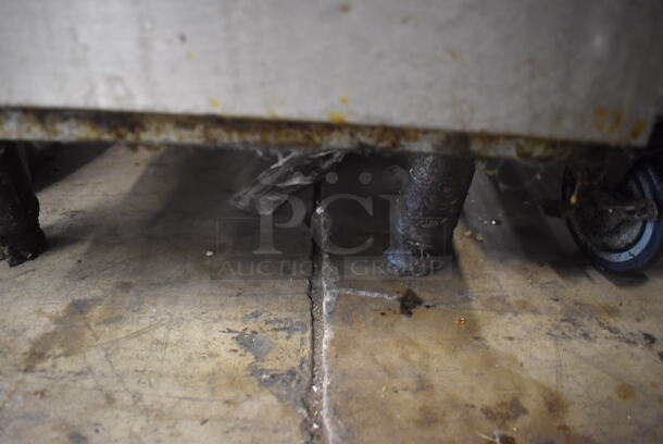 Dean SR142GN Commercial Stainless Steel Natural Gas Fryer With 2 Fry Baskets on Legs. BTU 1050. - Image 7 of 7