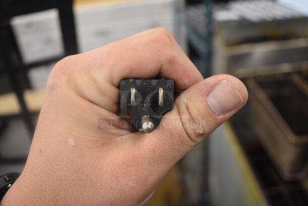 2017 Sentinel 10-FLE Commercial Stainless Steel 10 Quart Electric Mixer With Stainless Steel Bowl, Whisk, Paddle And Bowl Guard. 110V/1 Phase. Tested and Working! - Image 6 of 6