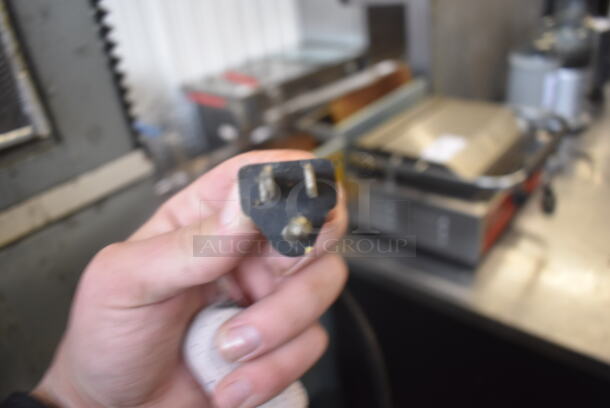 Avantco MX20 Commercial Stainless Steel Electric 20 Quart Planetary Stand Mixer With Stainless Steel Bowl, Whisk, Bowl Guard, Paddle, Dough Hook and Meat Grinder. 110v Tested and Does Not Power On - Image 7 of 7