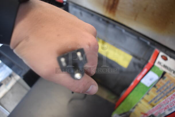 Avanti Electric Powered Beverage Cooler With Glass Door Trimmed in Stainless Steel And Polycoated Shelves. 115 Volts 1 Phase Tested and Working! - Image 6 of 6