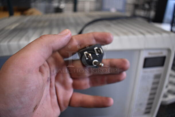 Panasonic NN--S963WF Electric Powered Microwave Oven, White.120V. - Image 6 of 6