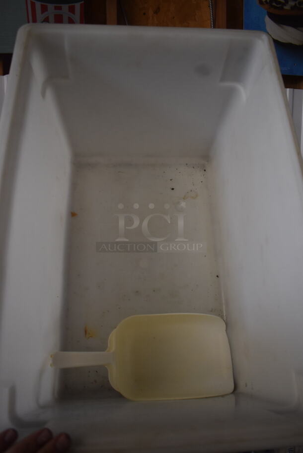 ALL ONE MONEY! Tier Lot of Various Items Including Plastic Food Bin and Winter Decorations - Image 2 of 3