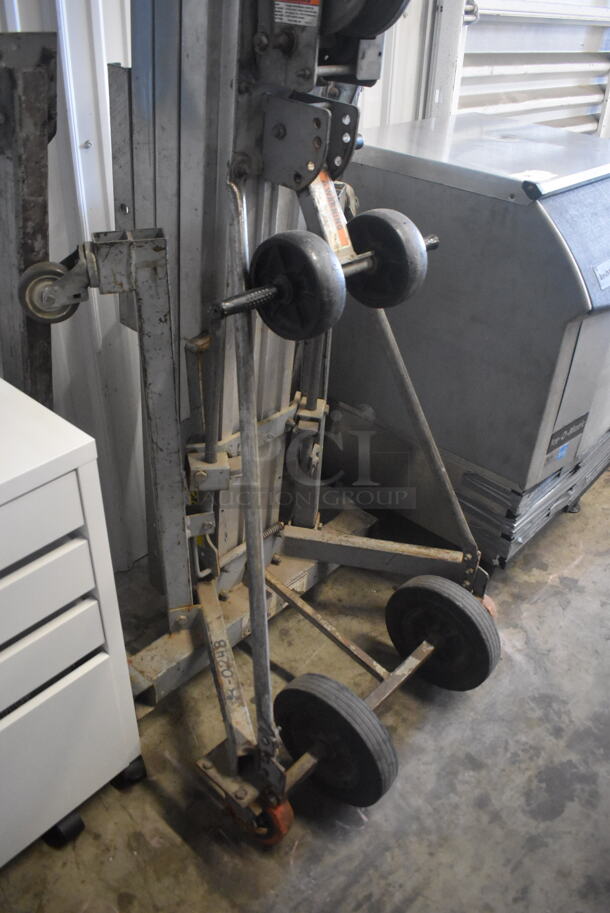 Genie SLC-18 Commercial Stainless Steel Superlift Contractor Lift. - Image 4 of 6