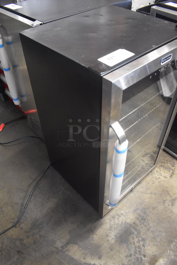 BRAND NEW SCRATCH AND DENT! Whynter BR-1211DS Freestanding 121 Can Beverage Refrigerator Stainless Steel Cooler with Metal Racks. 115 Volt 1 Phase. Tested and Working! - Image 3 of 7