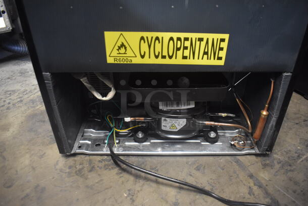 BRAND NEW SCRATCH AND DENT! Whynter BR-1211DS Freestanding 121 Can Beverage Refrigerator Stainless Steel Cooler with Metal Racks. 115 Volt 1 Phase. Tested and Working! - Image 5 of 7