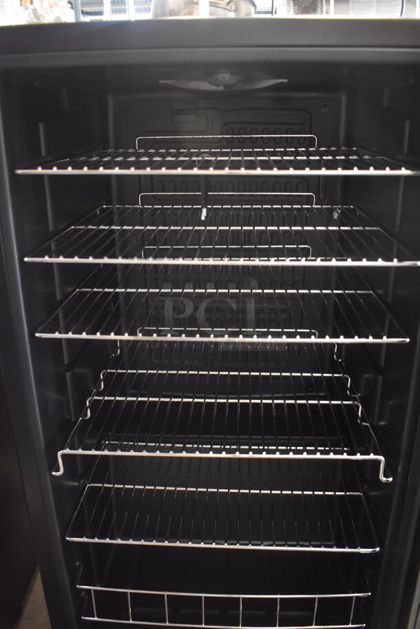BRAND NEW SCRATCH AND DENT! Whynter BR-1211DS Freestanding 121 Can Beverage Refrigerator Stainless Steel Cooler with Metal Racks. 115 Volt 1 Phase. Tested and Working! - Image 7 of 7