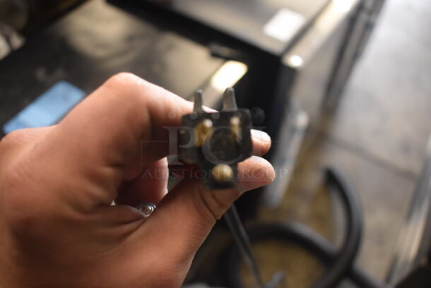 12 Gallon Wet/Dry Shop Vac 115 Volts 1 Phase Tested and Working! - Image 3 of 3