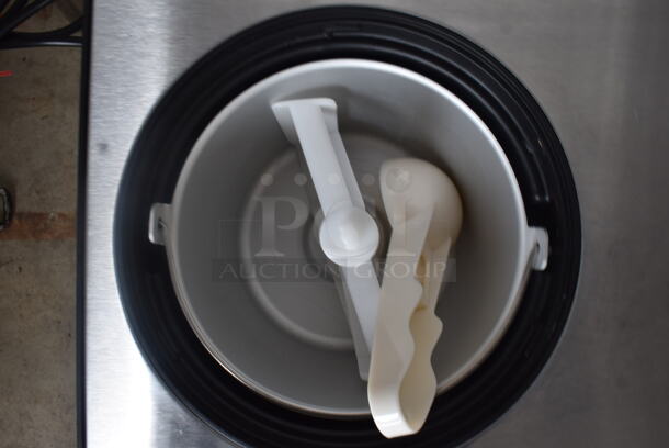 BRAND NEW SCRATCH AND DENT! Whynter 2 Quart Countertop Automatic Ice Cream and Yogurt Maker ICM-220SSY. 115 Volt 1 Phase. Tested and Working! - Image 6 of 6