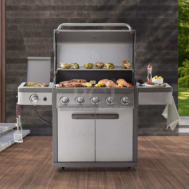 Brand New In Box! Scratch and Dent Member's Mark Pro Series Liquid Propane LP 5 Burner Gas Grill With Durable Cast Aluminum Firebox And Lid Endcaps. 62,500 BTU.