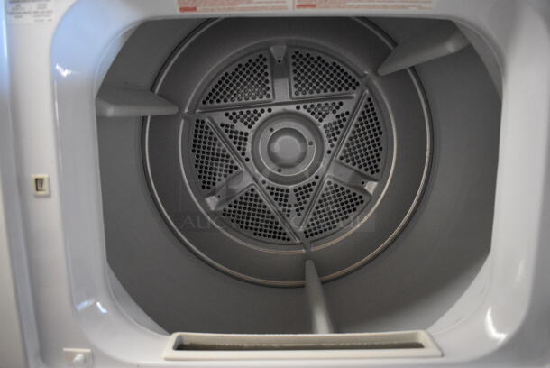 Electrolux FGX831FS5 Natural Gas Powered Washer Dryer Combo. 120 Volt - Image 4 of 7