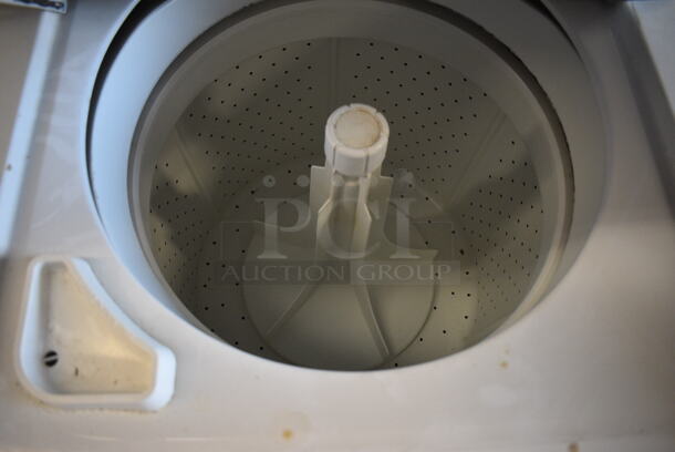 Electrolux FGX831FS5 Natural Gas Powered Washer Dryer Combo. 120 Volt - Image 5 of 7