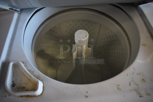 Electrolux FGX831FS5 Natural Gas Powered Washer Dryer Combo. 120 Volt - Image 5 of 7