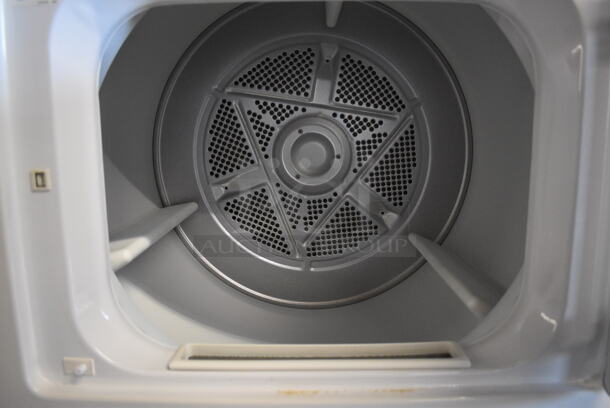 Electrolux FGX831FS5 Natural Gas Powered Washer Dryer Combo. 120 Volt - Image 4 of 7