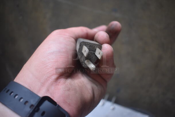 Server Dual Twin FS-4 Topping Warmer with Drop Ins and Lids. 120 Volt. Tested and Working! - Image 6 of 6