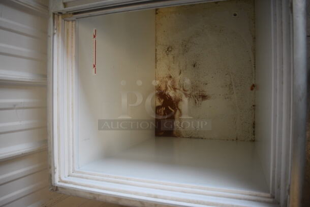 2011 Summit SCF1094 Chest Freezer Merchandiser. 120 Volts. Tested and Does Not Power On - Image 4 of 8