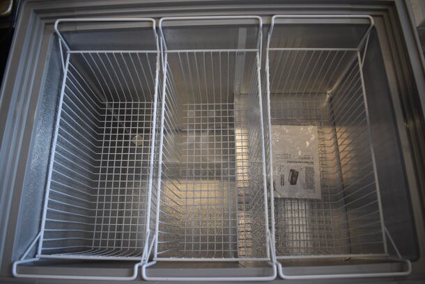 BRAND NEW! Model XS246YBL Chest Showcase Freezer. 110 Volt 1 Phase. Tested and Working! - Image 4 of 6